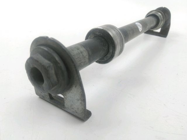 Axe de roue arriere occasion SUZUKI GSF 600 BANDIT 2000