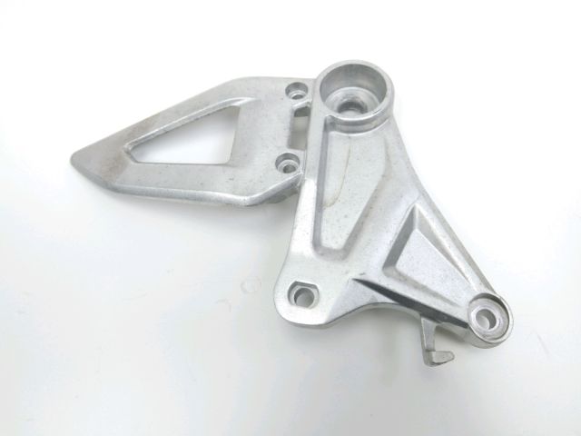 Platine avant droite occasion HONDA CB 125 R 2022