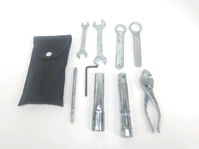 Trousse outil occasion SUZUKI XF 650 FREEWIND 2000