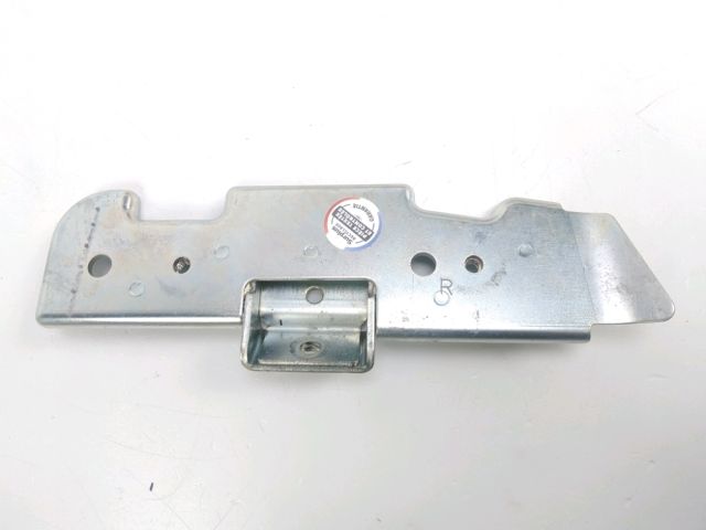 Platine et repose pieds arriere droit occasion SUZUKI AN 650 BURGMAN 2019