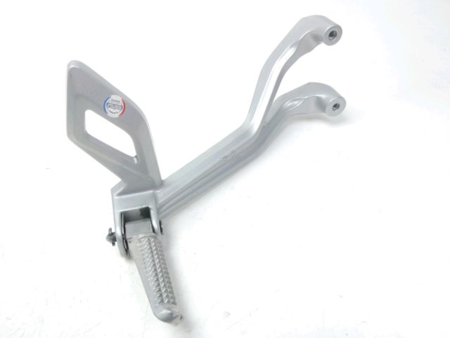 Platine et repose pieds arriere droit occasion YAMAHA YZF-R 125 2023