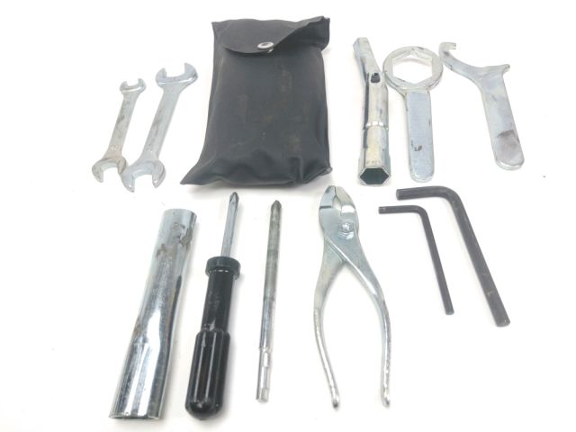 Trousse outil occasion SUZUKI GSR 600 2006