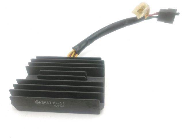 Regulateur de tension occasion DUCATI MONSTER 796 2011