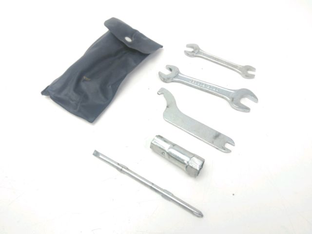 Trousse outil occasion HONDA CBF 125 2010