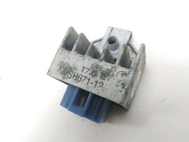 Regulateur de tension occasion PEUGEOT XR7 2008