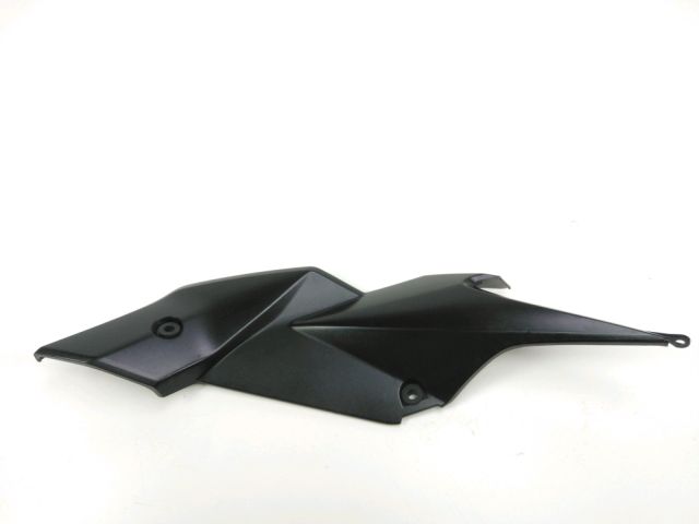 Cache lateral droit occasion SUZUKI GSR  2011