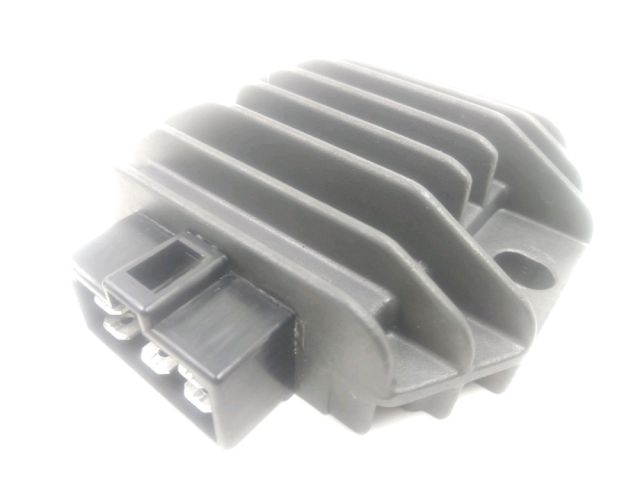 Regulateur de tension occasion YAMAHA YP 125 MAJESTY 2010