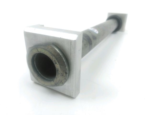 Axe de roue arriere occasion YAMAHA FZ8 800 S 2011