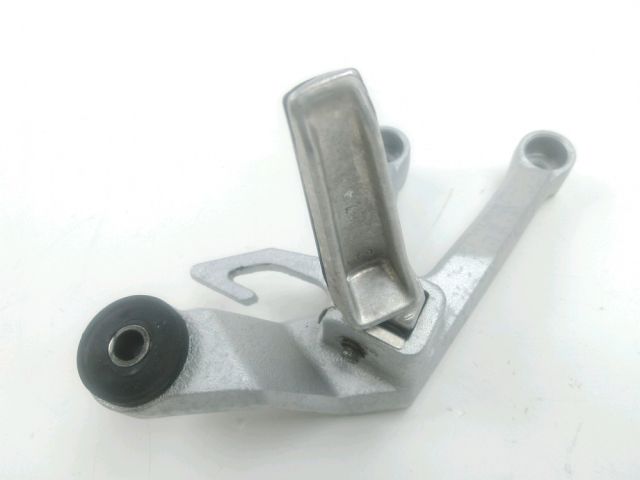 Platine et repose pieds arriere droit occasion SUZUKI SV 1000 2004