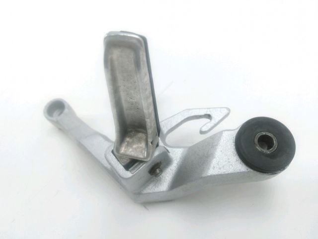 Platine et repose pieds arriere gauche occasion SUZUKI SV 1000 2004