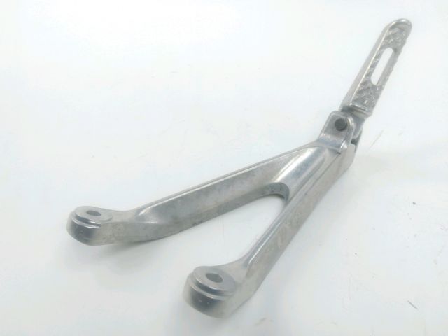 Platine et repose pieds arriere droit occasion HONDA CBR 1000 RR FIREBLADE 2010