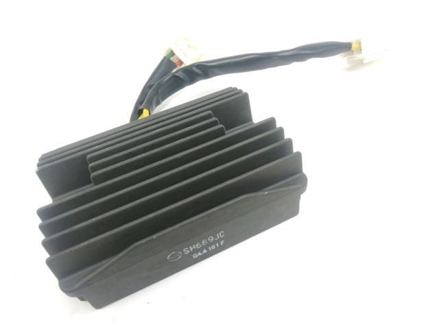 Regulateur de tension occasion VESPA GTS 2014