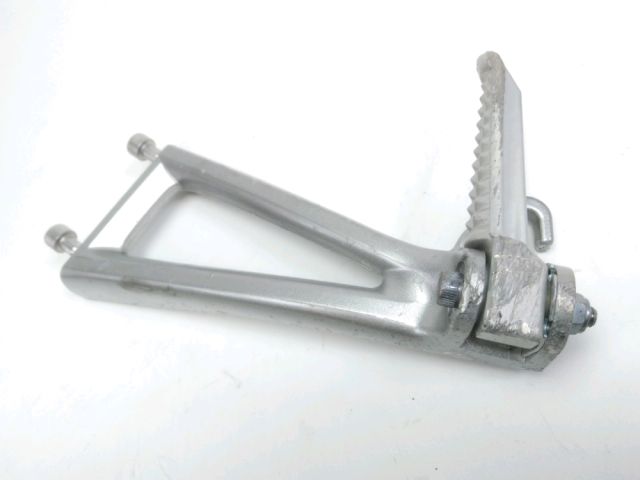Platine et repose pieds arriere gauche occasion YAMAHA YZF-R6 600 2008