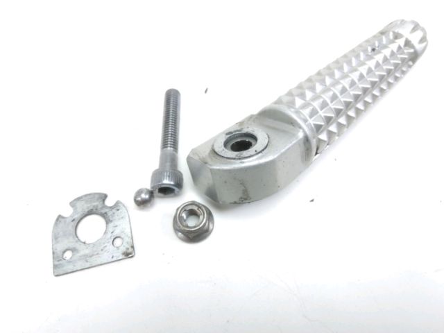 Repose pieds arriere droit occasion YAMAHA YZF-R6 600 2008