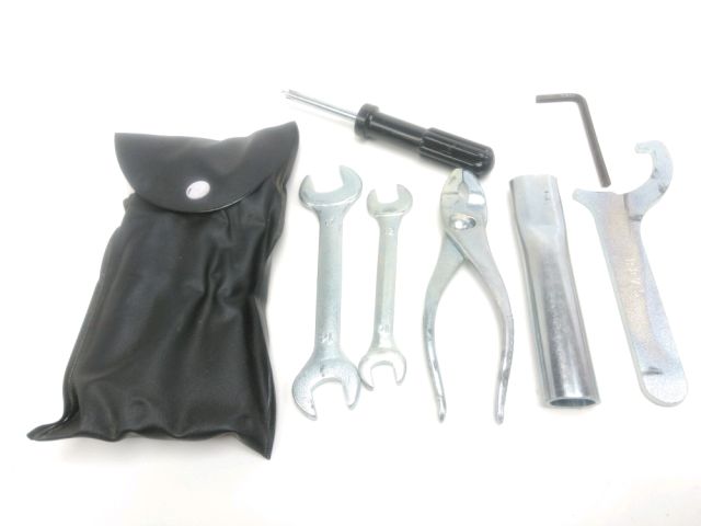 Trousse outil occasion SUZUKI GSR  2011