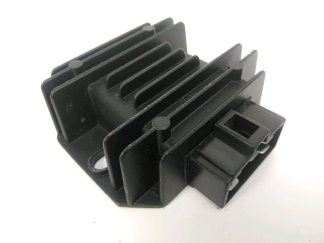 Regulateur de tension occasion YAMAHA GPD NMAX 2017