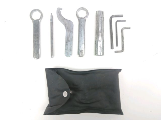Trousse outil occasion SUZUKI GSX 750 INAZUMA 1998