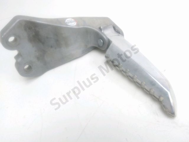 Platine et repose pieds arriere droit occasion YAMAHA GPD NMAX 2022