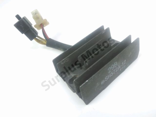 Regulateur de tension occasion SUZUKI GN 125 1998