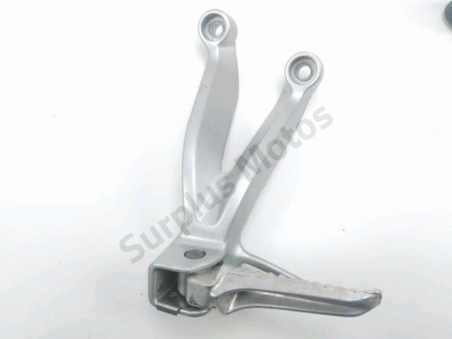Platine et repose pieds arriere gauche occasion SUZUKI GSXR 600 2004