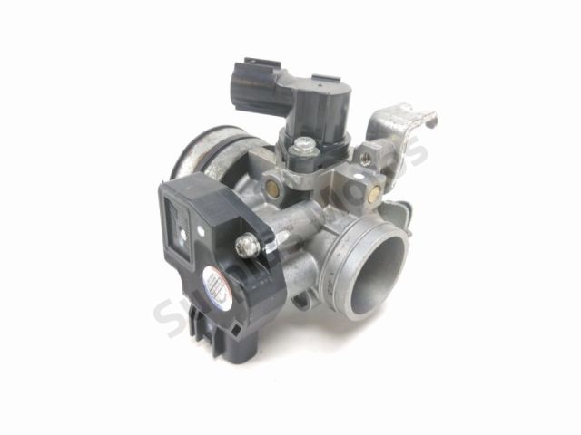 Corps d'injection droit occasion YAMAHA YBR 125 C 2013