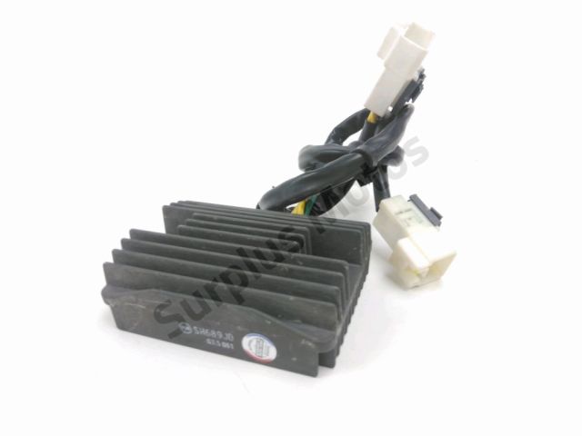 Regulateur de tension occasion PIAGGIO X10 350 2014
