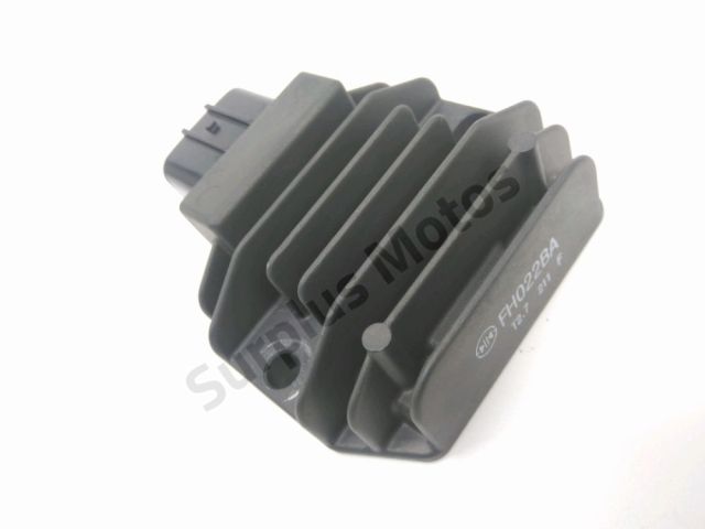 Regulateur de tension occasion YAMAHA XSR 900 2024