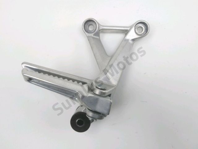 Platine et repose pieds arriere droit occasion HONDA CB 500 F 2022