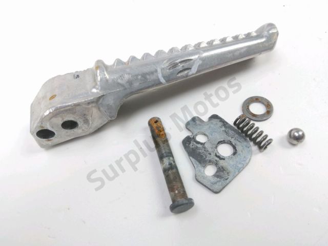 Repose pieds arriere droit occasion HONDA CBR-RR FIREBLADE 2000