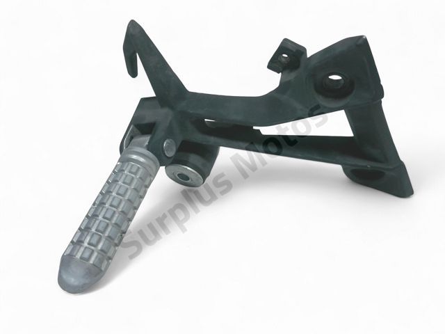 Platine et repose pieds arriere droit occasion YAMASAKI RS 2022
