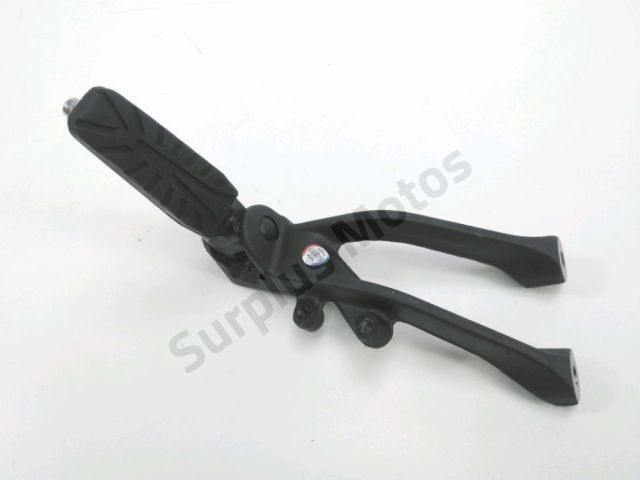 Platine et repose pieds arriere gauche occasion KTM DUKE 125 2024