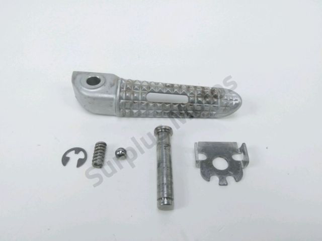 Repose pieds arriere droit occasion TRIUMPH STREET TRIPLE 2014