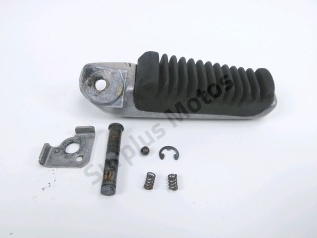 Repose pieds arriere gauche occasion SUZUKI GSX 1400 2001
