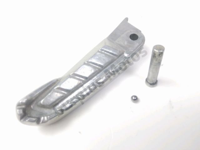 Repose pieds arriere gauche occasion SUZUKI BURGMAN STREET 125 EX AVENIS 2023