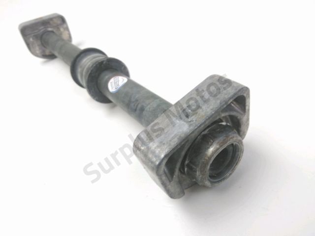 Axe de roue arriere occasion APRILIA PEGASO 2005