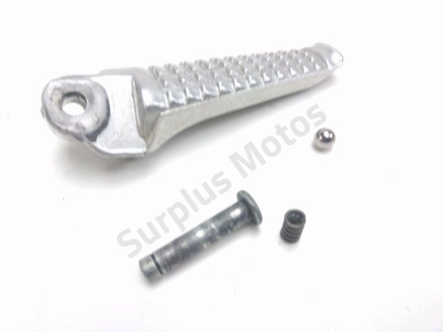 Repose pieds arriere gauche occasion SUZUKI GSF 600 BANDIT 2002