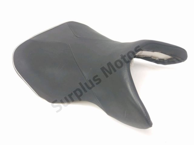 Selle conducteur occasion SUZUKI GSR 2015
