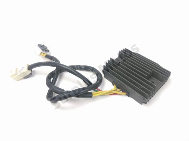 Regulateur de tension occasion PIAGGIO BEVERLY 350 2014