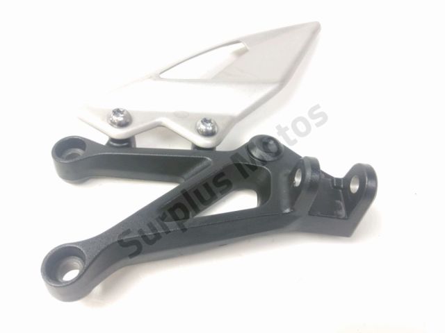 Platine avant gauche occasion TRIUMPH STREET TRIPLE RS 2024