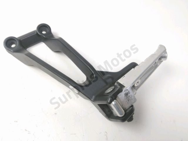Platine et repose pieds arriere gauche occasion YAMAHA MT-09 2016