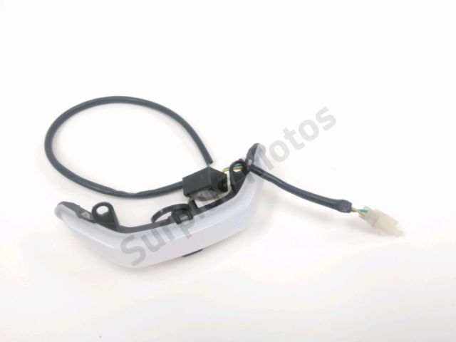 Veilleuse avant occasion PEUGEOT KISBEE 2024