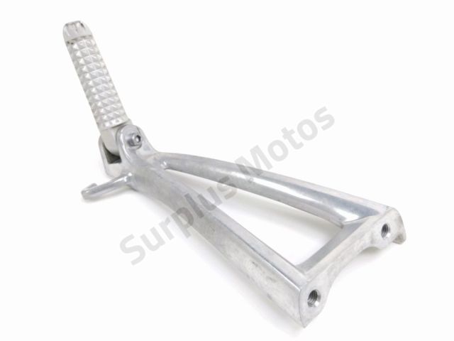 Platine et repose pieds arriere gauche occasion YAMAHA YZF-R6 600 2005