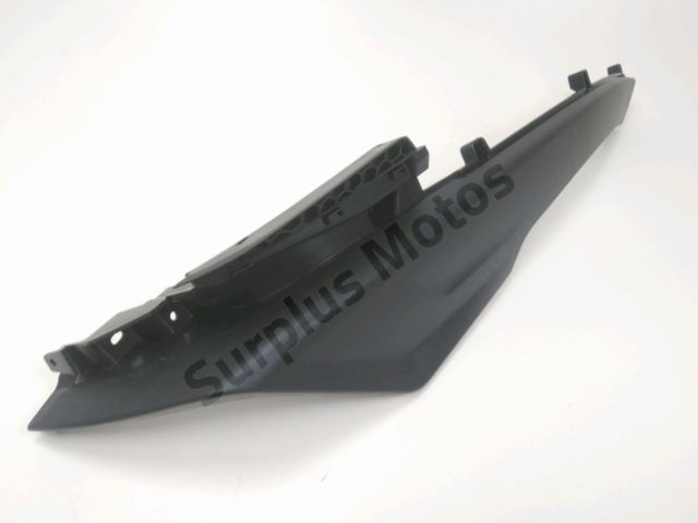 Cache lateral droit occasion PIAGGIO MP3 400 HPE RST CLASSIC 2023