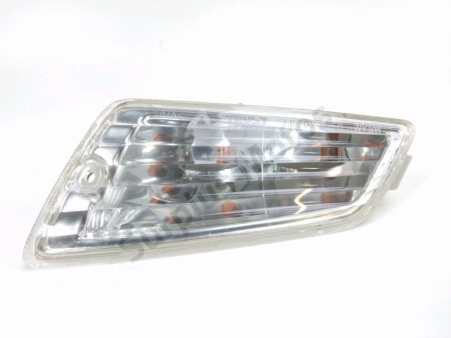 Clignotant avant d occasion VESPA GTV 2007