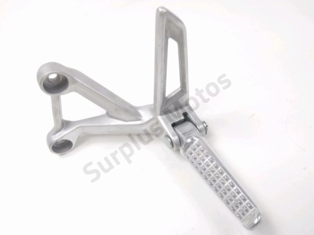 Platine et repose pieds arriere gauche occasion HONDA CB 750 HORNET R 2025