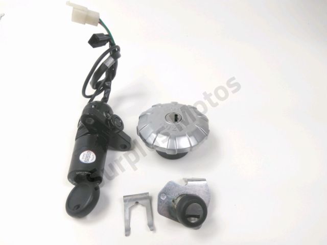 Serrure occasion MOTO GUZZI V9 BOBBER REVIEW  2020