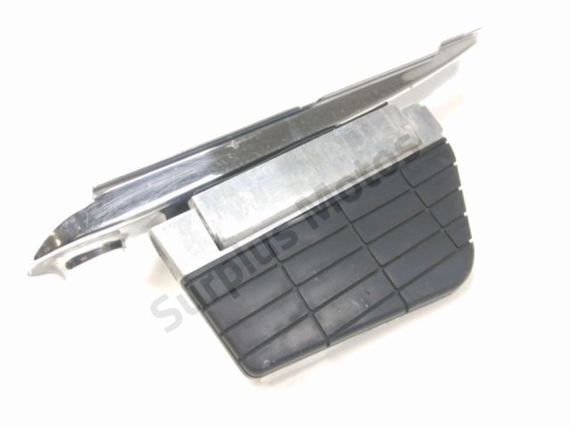 Platine et repose pieds arriere droit occasion HONDA GL 1500 GOLDWING 2000