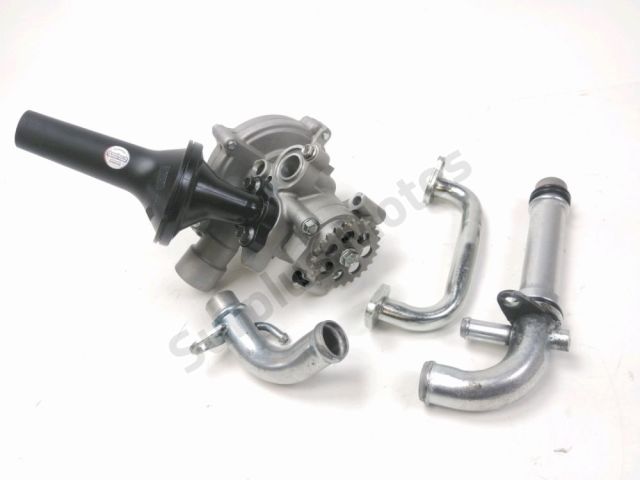 Pompe a eau occasion TRIUMPH STREET TRIPLE 2011