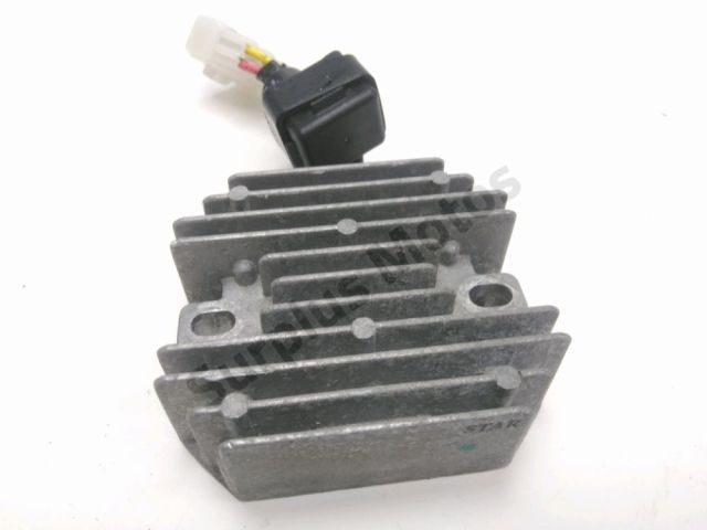 Regulateur de tension occasion VESPA PRIMAVERA 2021