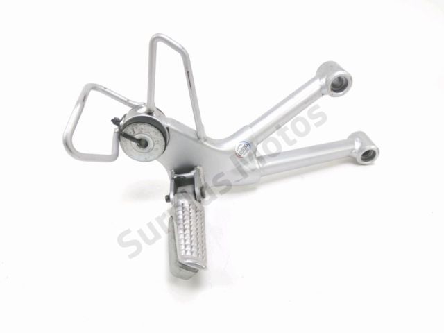 Platine et repose pieds arriere droit occasion SUZUKI GSF 600 BANDIT 2003